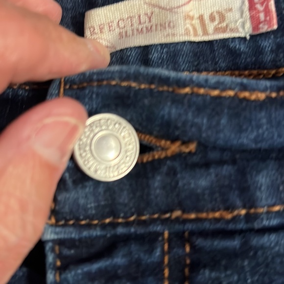 Levi’s 512 Perfectly slimming Jeans.   #1593 - Picture 7 of 9